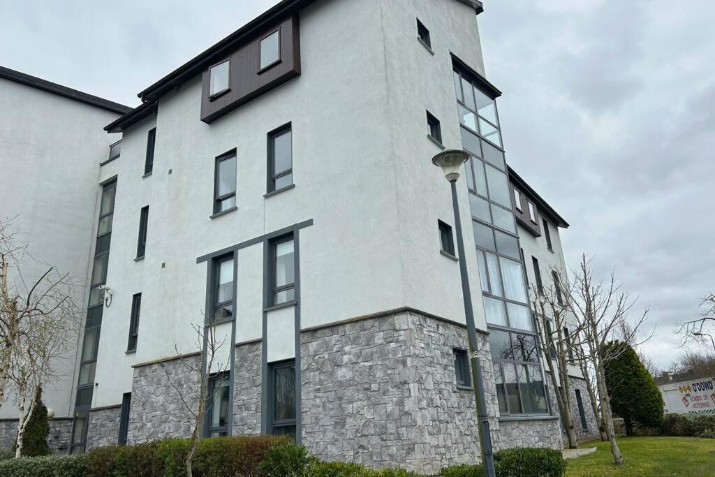 Entire Apartment , Centre Carrick on Shannon Zewnętrze zdjęcie